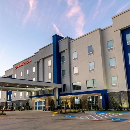 Hampton Inn & Suites Cleburne Exterior photo