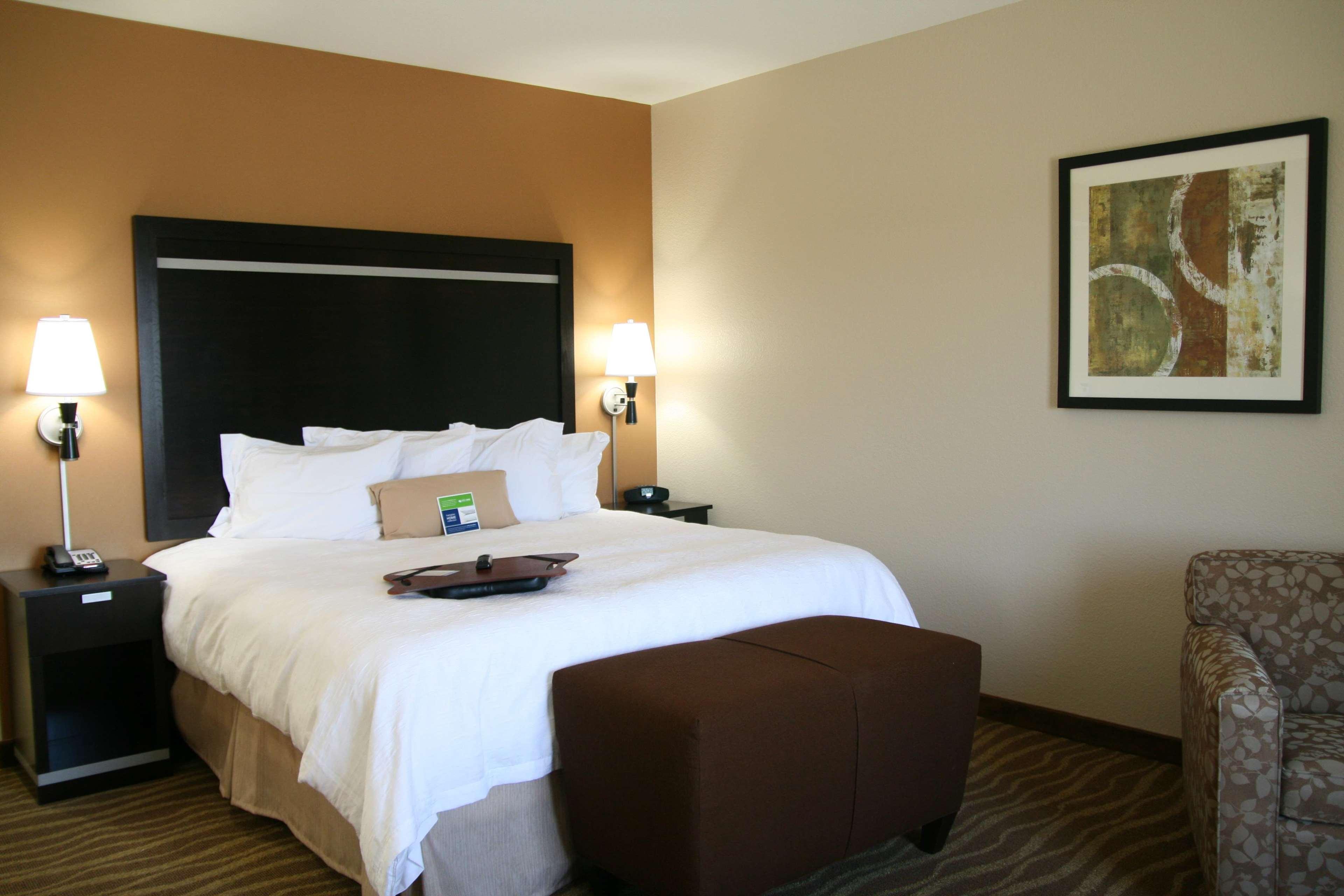 Hampton Inn & Suites Cleburne Room photo